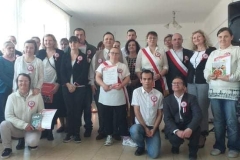 Zdjęcie grupowe uczestników ŚDS Janów Lubelski w Prawnie z okazji Dnia Poezji Patriotycznej