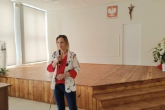 Dyrektor ŚDS wita gości i zaprasza na występ 