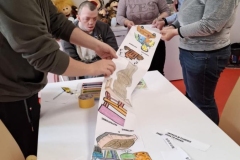 Uczestnicy podczas zajęć w ŚDS wykonywali plan imprezy 