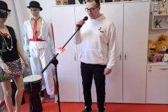 Uczestnicy ŚDS podczas zajęć teatralnych 