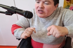 Uczestnicy ŚDS podczas zajęć teatralnych 