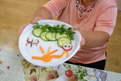 Uczestniczka wykonała postać/zwierzę z warzyw