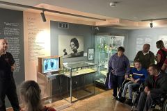 Uczestnicy ŚDS zwiedzają Muzeum Dobranocek w Rzeszowie