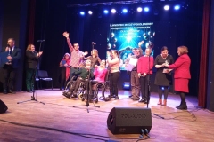 Występ artystyczny Uczestników ŚDS pn."Dramatyczna siła" na scenie Janowskiego Ośrodka Kultury