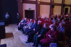 Występ artystyczny Uczestników ŚDS pn."Dramatyczna siła" na scenie Janowskiego Ośrodka Kultury